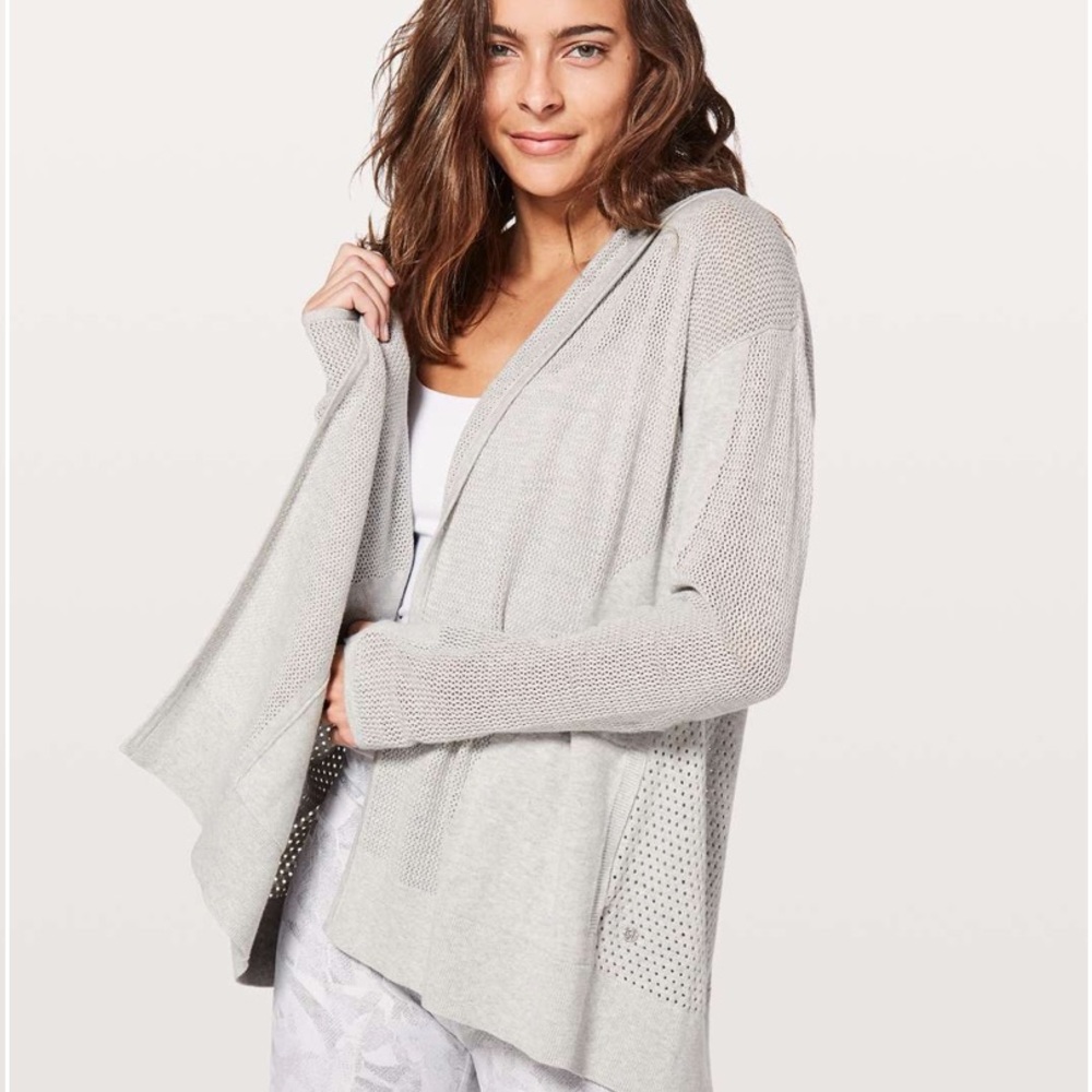 Lululemon Still Movement Wrap
Heathered Nimbus
